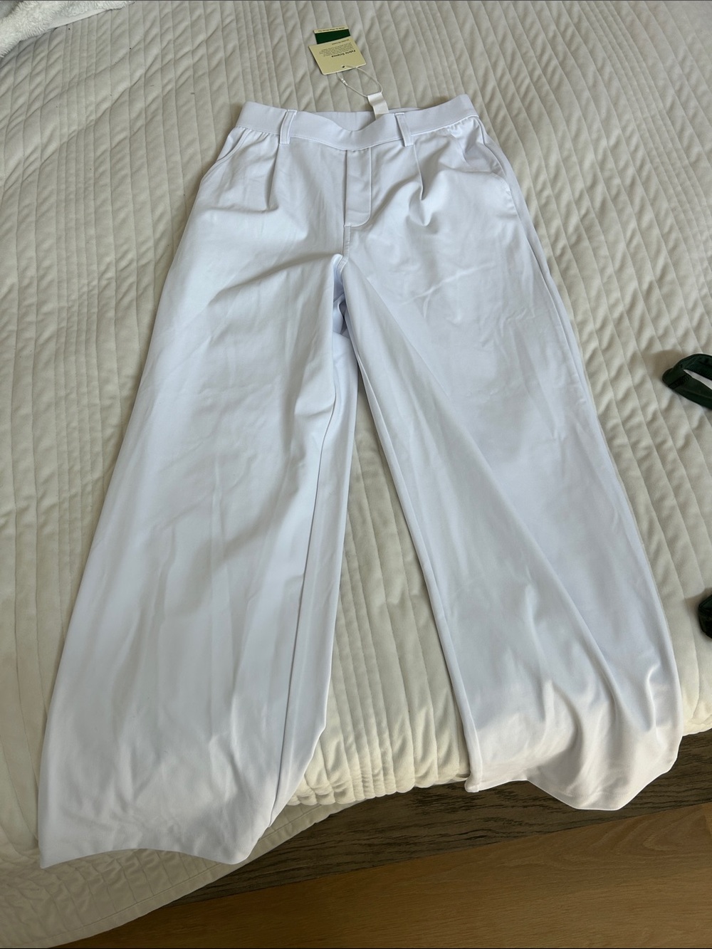HALARA White Wide-Leg Women's Pants